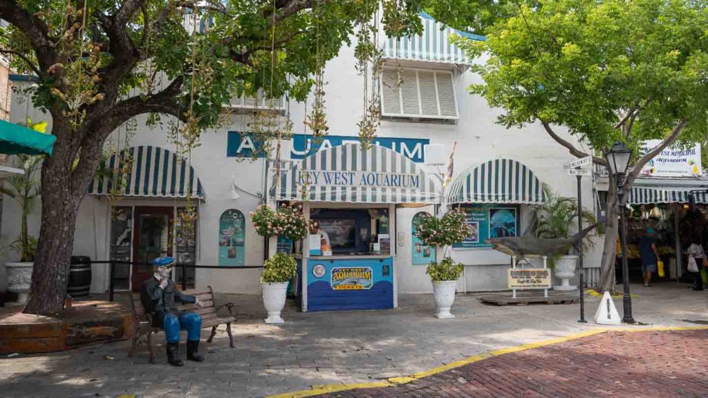 The white and blue exterior of the Key West Aquarium - Things to do